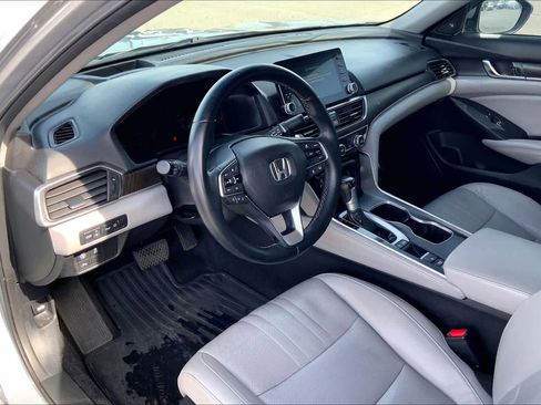 Used 2018 Honda Accord Touring image 17
