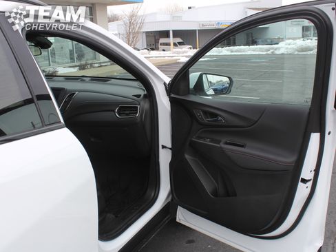 Certified 2022 Chevrolet Equinox RS w/ LPO, Floor Liner Package image 27