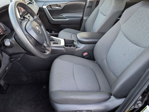 Used 2023 Toyota RAV4 XLE image 5