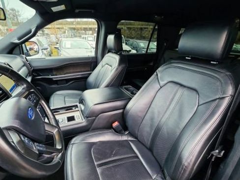 Used 2020 Ford Expedition Limited image 12