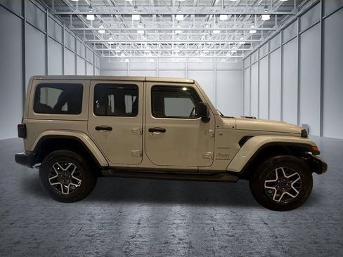 Used 2024 Jeep Wrangler Unlimited Sahara w/ Safety Group AWD/4WD image 2