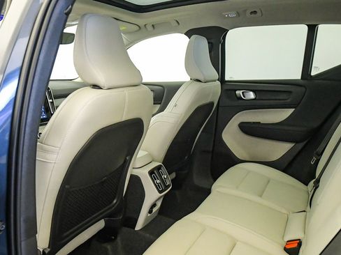New 2026 Volvo XC40 B5 Ultra w/ Climate Package image 19