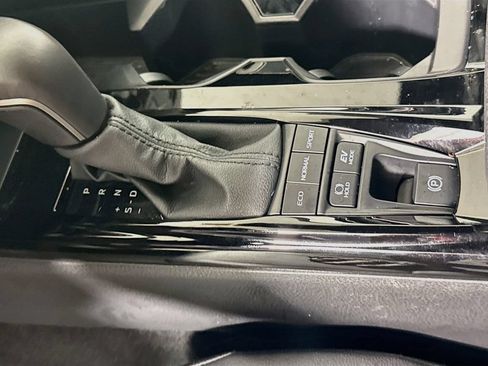 Used 2025 Toyota Camry XSE FWD image 16