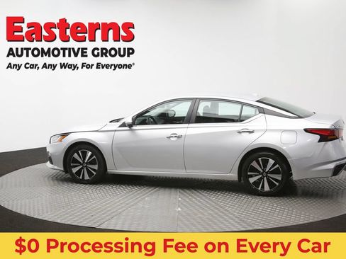 Used 2022 Nissan Altima 2.5 SV FWD image 61
