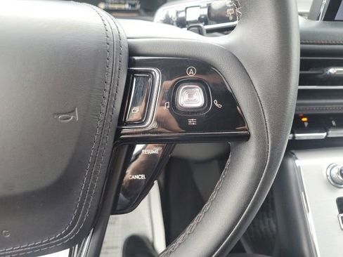 Used 2023 Lincoln Aviator AWD w/ Premium Package image 33