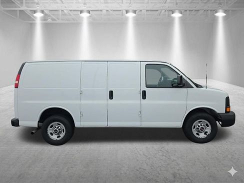 Used 2016 GMC Savana 2500 RWD image 2
