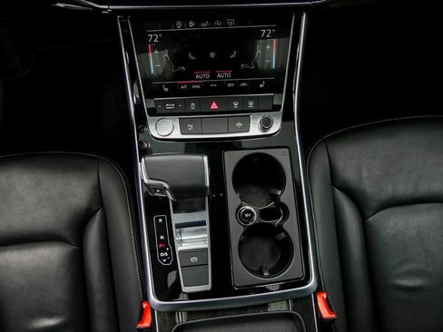 Used 2020 Audi Q8 Premium AWD/4WD image 20