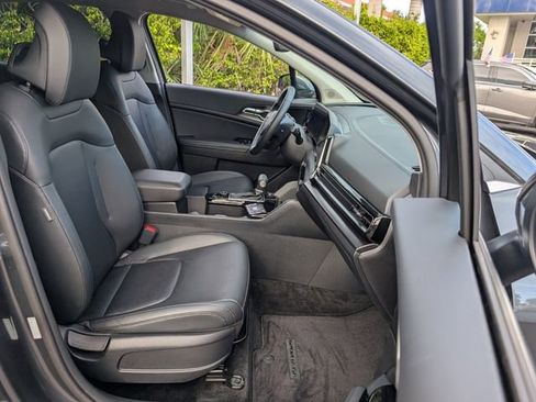 Used 2024 Kia Sportage EX image 22