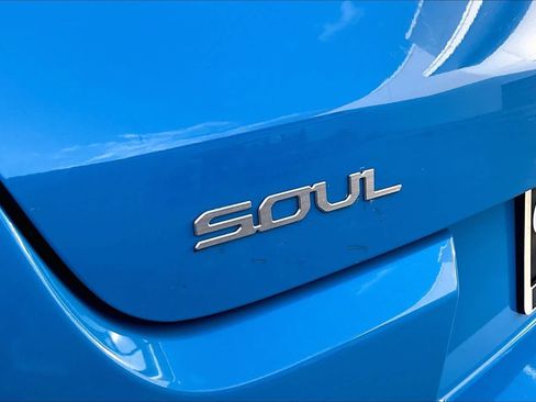 Certified 2023 Kia Soul GT-Line FWD image 30