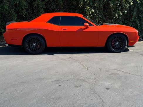 Used 2009 Dodge Challenger SRT8 w/ SRT Option Group II RWD image 7