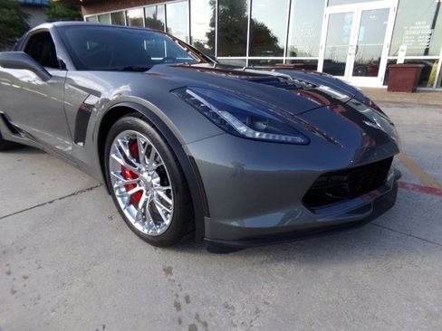 Used 2016 Chevrolet Corvette Z06 w/ 3LZ Preferred Equipment Group RWD image 3