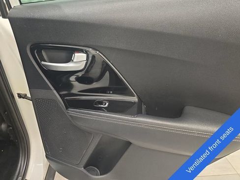 Used 2020 Kia Niro EX Premium FWD image 13