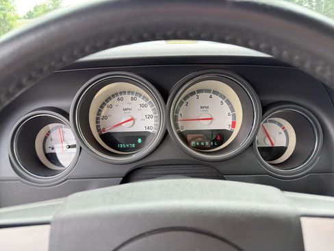 Used 2009 Dodge Challenger SE RWD image 20