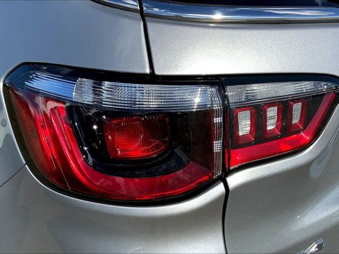 Certified 2022 Jeep Compass Latitude w/ Convenience Group image 26