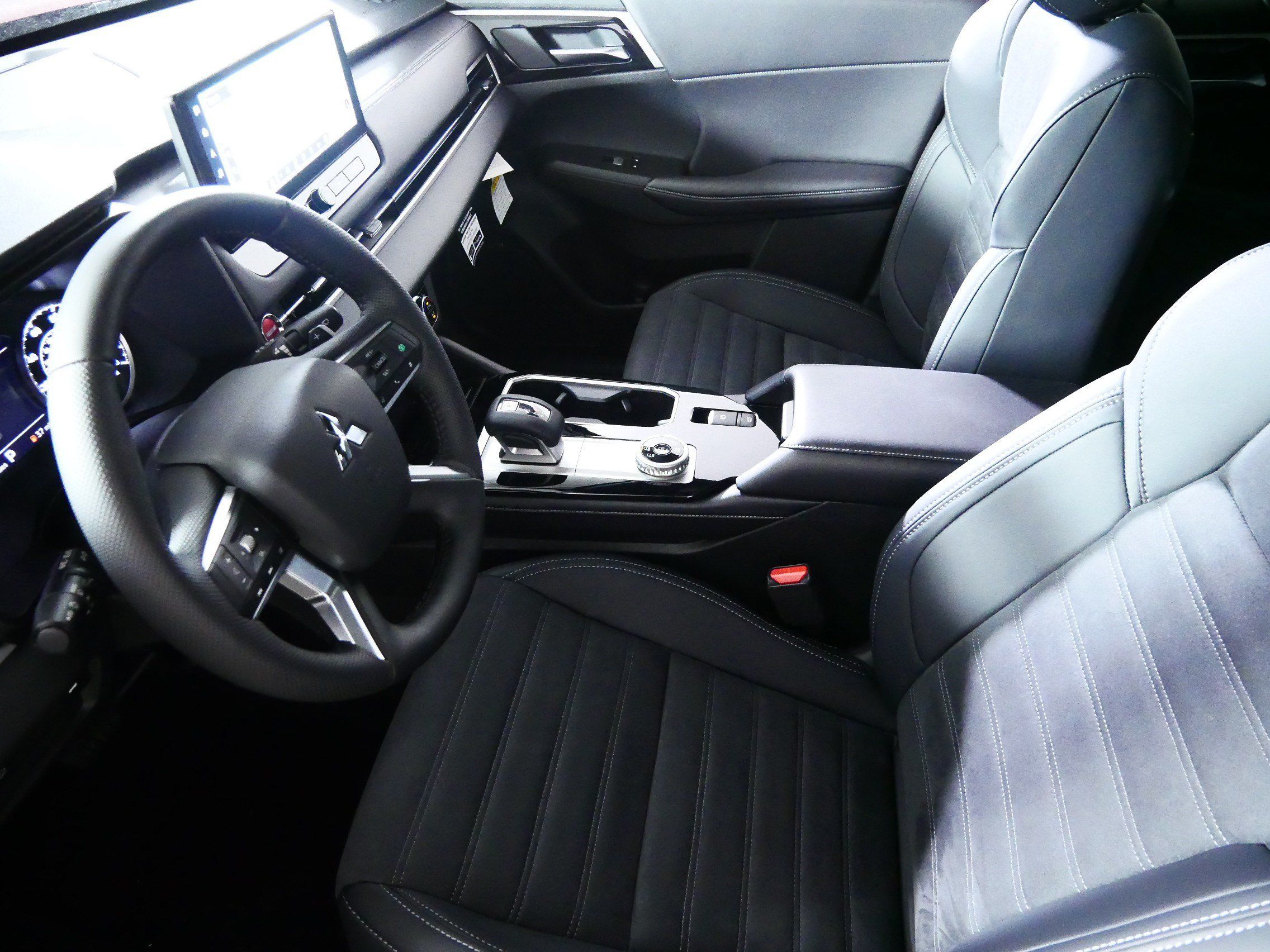 New 2026 Mitsubishi Outlander AWD image 4