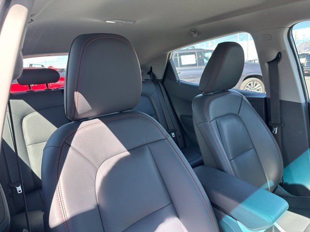 Used 2021 Chevrolet Bolt Premier w/ Infotainment Package FWD image 32