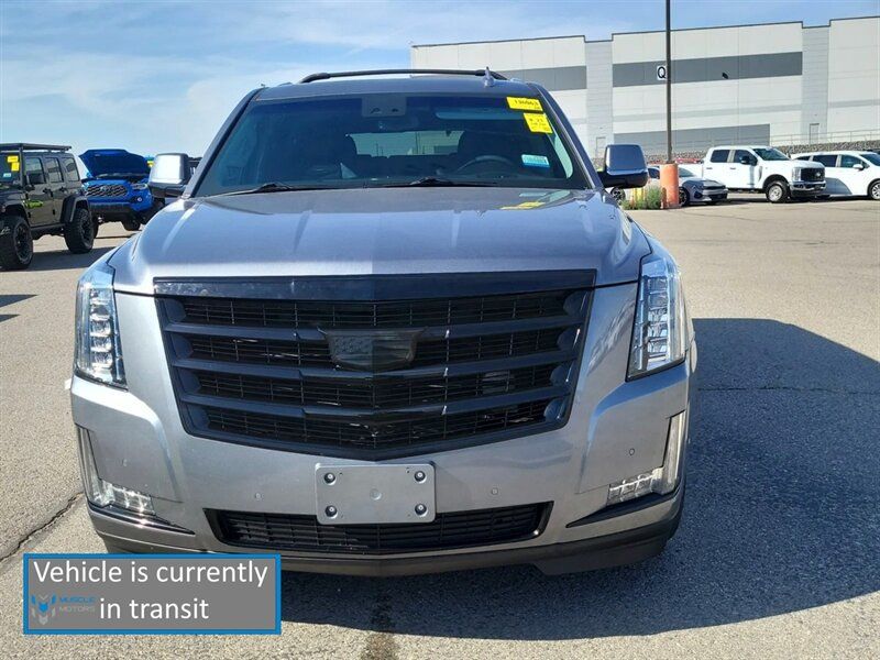 Used 2019 Cadillac Escalade Luxury w/ Escalade Sport Edition AWD/4WD image 3