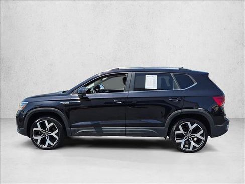 Certified 2022 Volkswagen Taos SEL AWD/4WD image 9