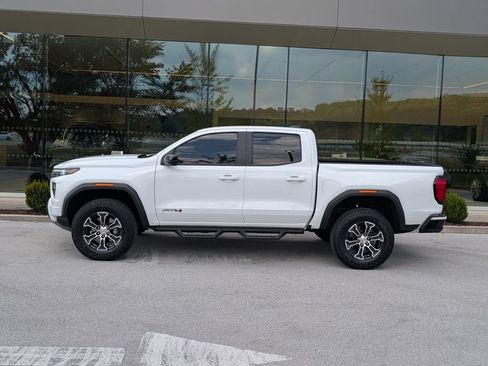 Used 2025 GMC Canyon AT4 AWD/4WD image 2