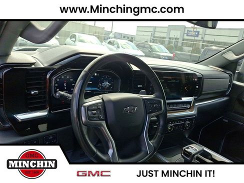 Used 2023 Chevrolet Silverado 1500 RST AWD/4WD image 10