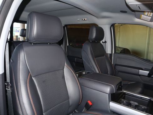 New 2026 Ford F250 Lariat w/ Black Appearance Package image 43