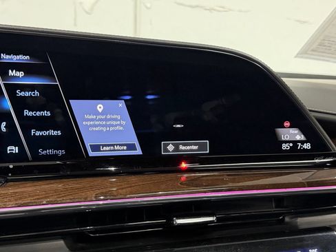 Used 2022 Cadillac Escalade Sport Platinum w/ Heavy-Duty Trailer Package AWD/4WD image 32