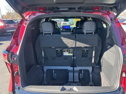 Used 2025 Toyota Sienna XSE image 8