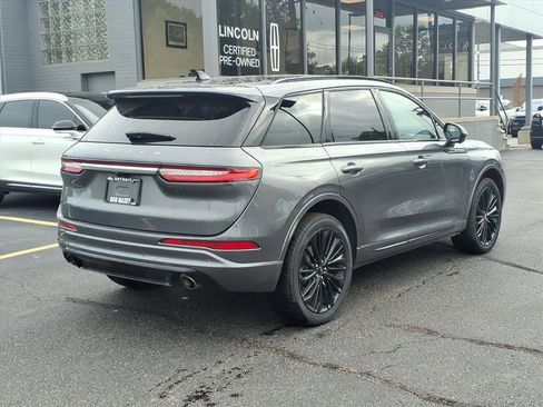 Used 2023 Lincoln Corsair Reserve w/ Equipment Group 201A image 4