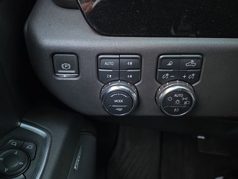 Used 2024 GMC Sierra 1500 Elevation w/ Elevation Premium Package image 30