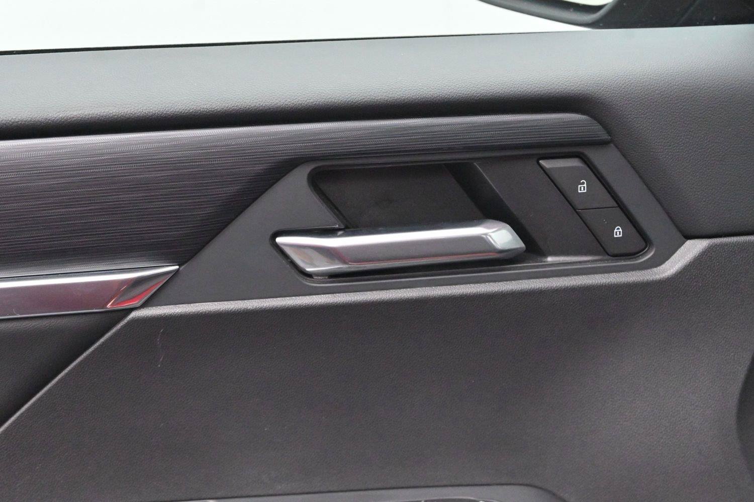 Used 2025 GMC Acadia Elevation FWD image 11