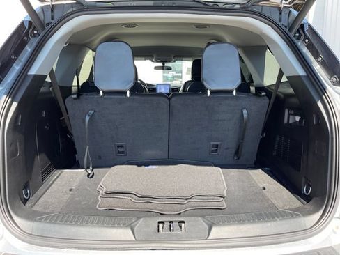 Used 2023 Ford Explorer XLT w/ Equipment Group 202A AWD/4WD image 25