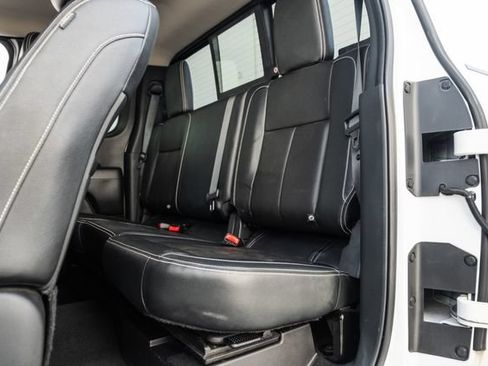 Used 2018 Nissan Titan PRO-4X w/ Pro-4x Convenience Package AWD/4WD image 71