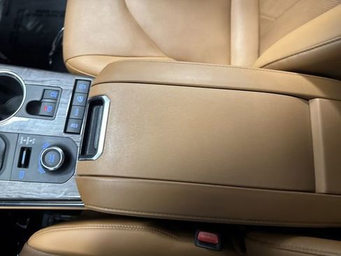 Used 2021 Toyota Highlander Platinum image 22