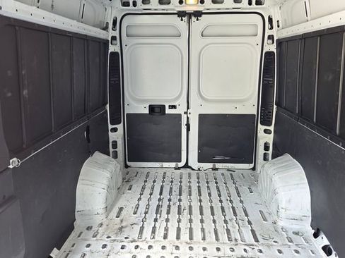 Used 2023 RAM ProMaster 2500 FWD image 12