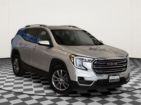 Used 2022 GMC Terrain SLT image 1