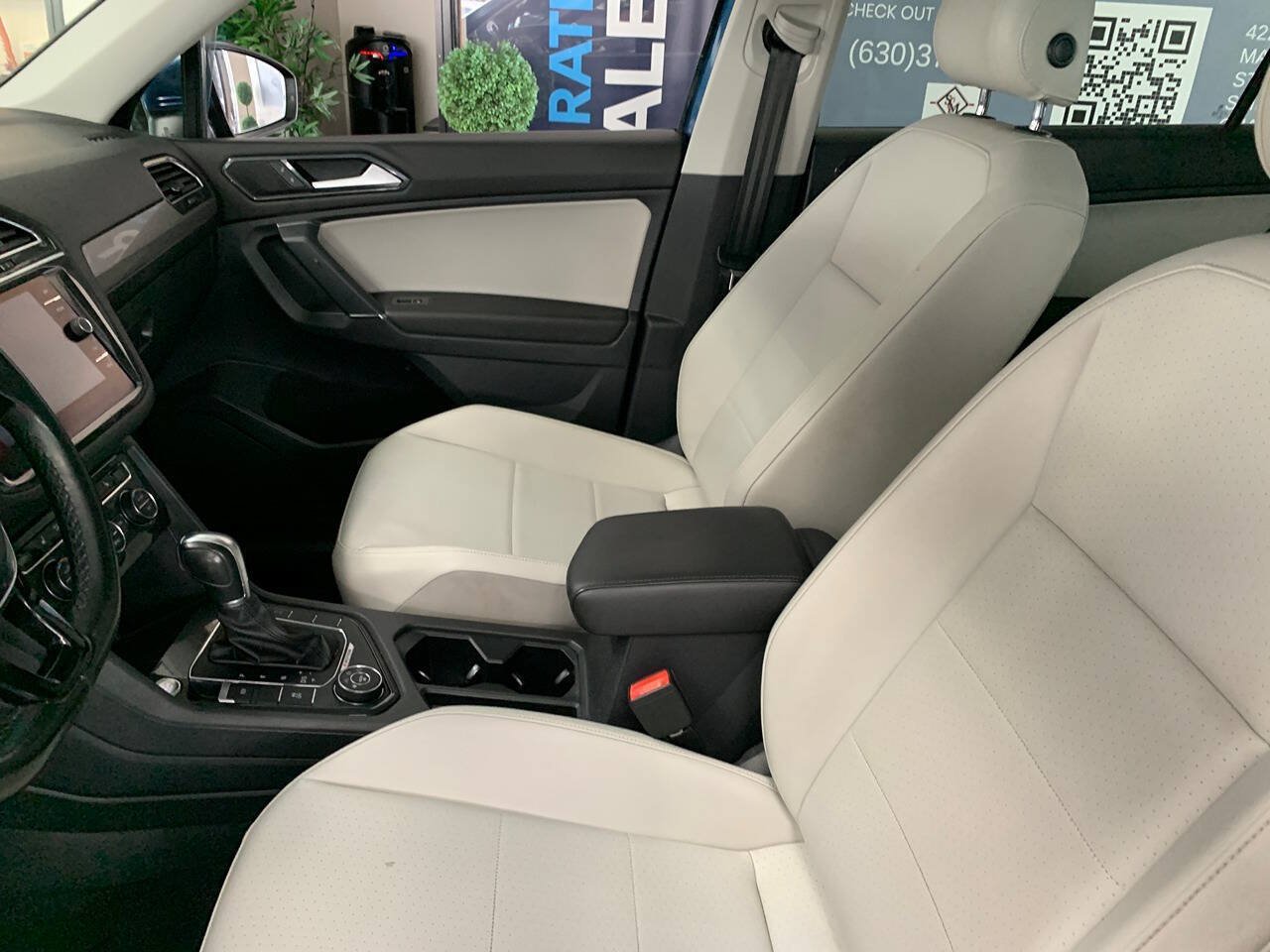Used 2018 Volkswagen Tiguan SE AWD/4WD image 11