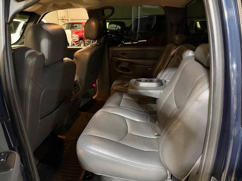 Used 2006 Chevrolet Silverado 2500 LT w/ Heavy-Duty Power Package AWD/4WD image 13