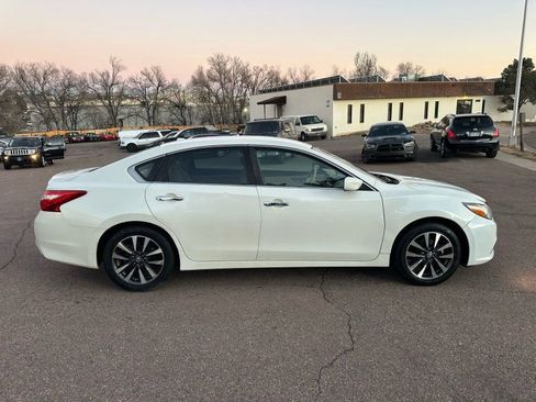 Used 2016 Nissan Altima 2.5 SV image 8