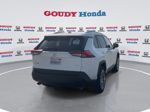 Used 2020 Toyota RAV4 XLE image 8