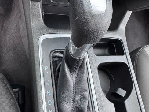 Used 2017 Ford Escape SE FWD image 15