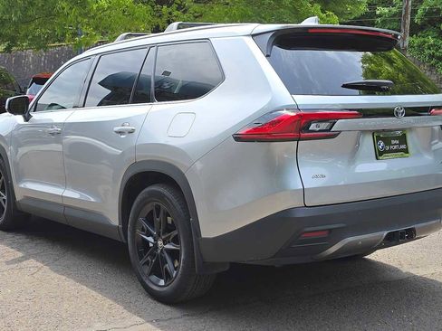 Used 2024 Toyota Grand Highlander AWD image 5