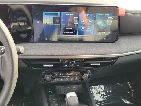 New 2026 Nissan Kicks SV w/ SV Premium Package image 9