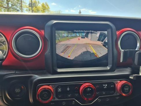 Used 2020 Jeep Wrangler Unlimited Rubicon AWD/4WD image 25