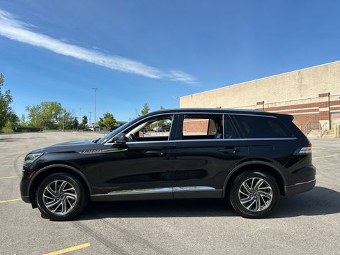 Used 2023 Lincoln Aviator AWD image 5