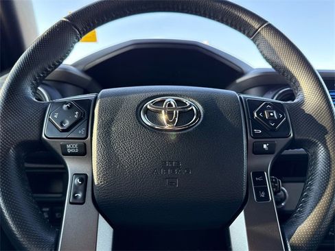 Used 2018 Toyota Tacoma TRD Sport w/ Technology Package image 29