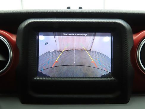 Used 2018 Jeep Wrangler Unlimited Rubicon image 14