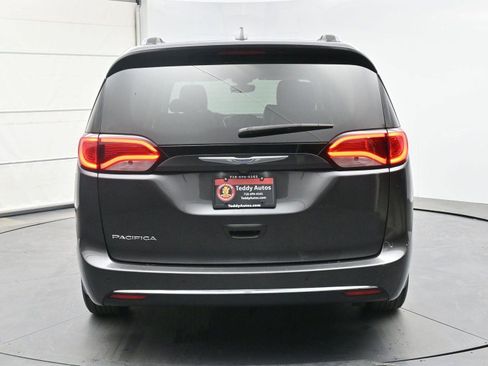 Used 2019 Chrysler Pacifica Touring-L image 22