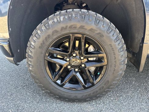 Used 2020 Chevrolet Silverado 1500 LT Trail Boss image 9