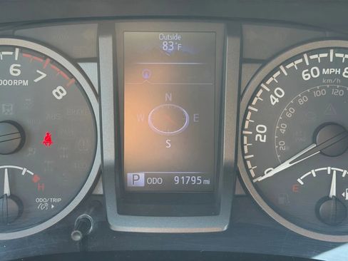 Used 2019 Toyota Tacoma TRD Off-Road AWD/4WD image 25