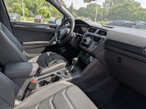 Used 2021 Volkswagen Tiguan SEL Premium R-Line AWD/4WD image 19